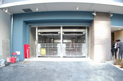 【駐車場】 | インテリジェンス御堂 | 車をお持ちの方に嬉しい駐車場付きの物件です