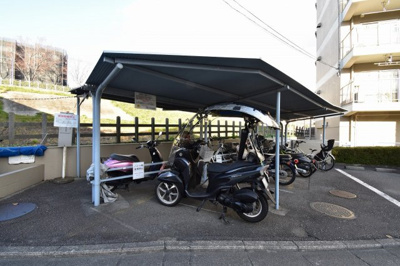 【その他共用部分】 | ライオンズマンション青葉台 | バイク置場です。