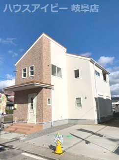 【外観】 | 【岐阜市日野南　新築建売　全2棟】公園すぐそば子育てに優しい環境です♪前面道路8ｍ駐車しやすいです。