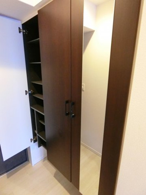 【玄関】 | グラン ラヴィ レジデンス