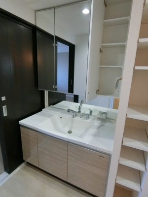 【独立洗面台】 | グラン ラヴィ レジデンス