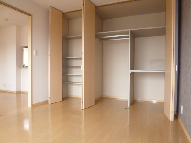グラスガーデンＣの洋室