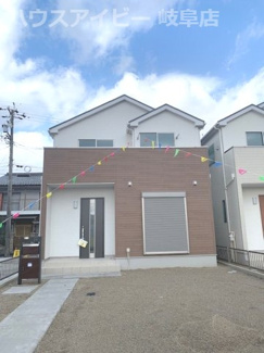 【外観】 | 【北方町北方新築建売　残り2棟】ワイドな天板のカウンターキッチン♪お料理しながらの会話がはずみます♪