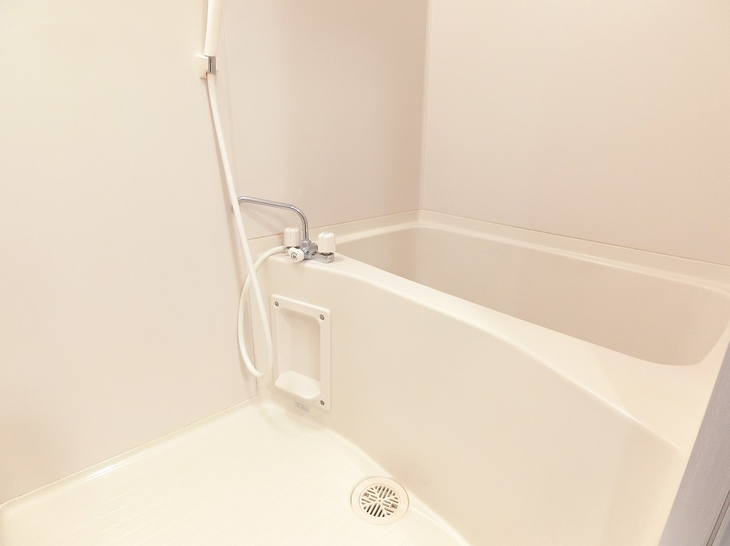 ヒルズ六ツ門の浴室|落ち着いた空間のお風呂です