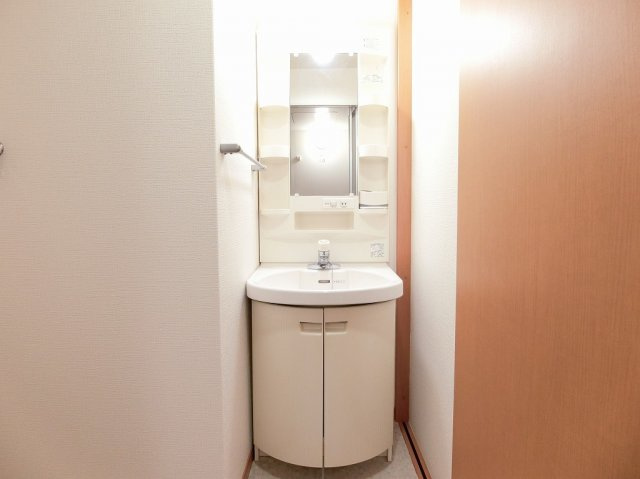 ヒルズ六ツ門の独立洗面台|朝の身支度には欠かせない独立洗面化粧台