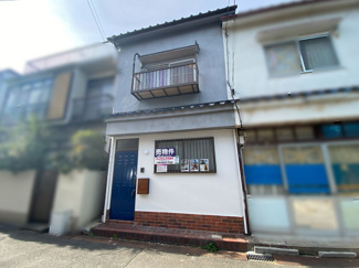 【外観】 | 【現地写真】 シンプルで落ち着きのある建物は住むかたの個性でオリジナルなものになっていきます♪