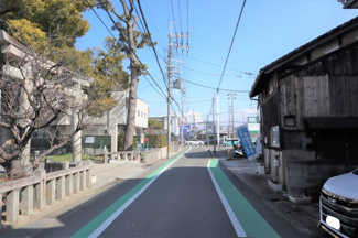 【前面道路含む現地写真】