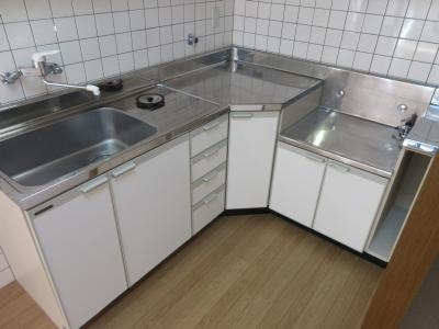 レジデンスオザックのキッチン|２口ガスコンロ設置可