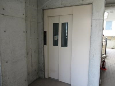 レジデンスオザックのその他|エレベーター