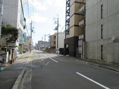 レジデンスオザックの周辺|前面道路