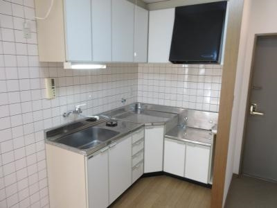 レジデンスオザックのキッチン|Ｌ字ガスキッチン