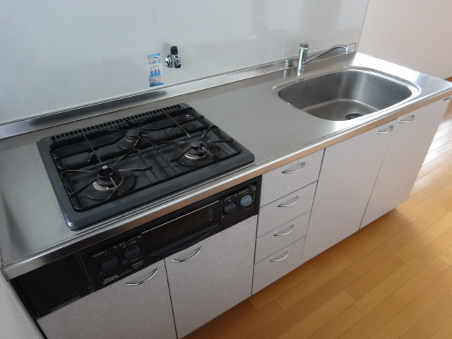 第一中村マンションのキッチン|参考、同建物・反転間取りの号室