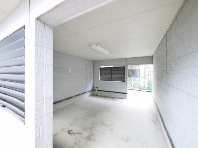 エステートピア中山Aのその他共用部分|広々とした共用部分です