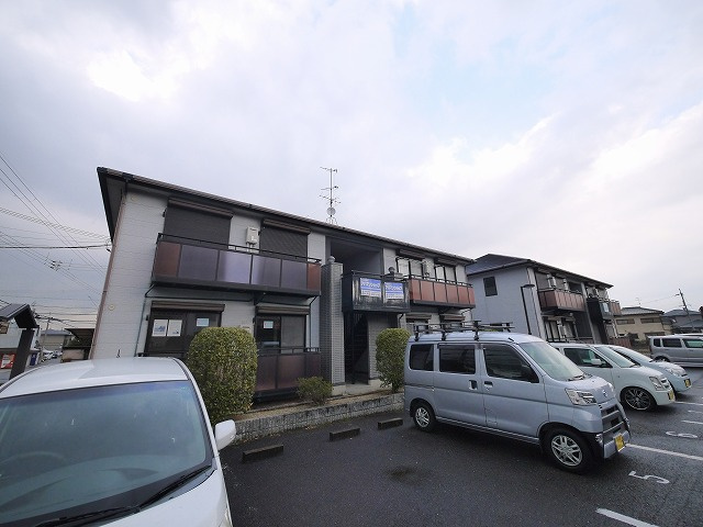 エステートピア中山Aの外観|落ち着いた雰囲気の外観です