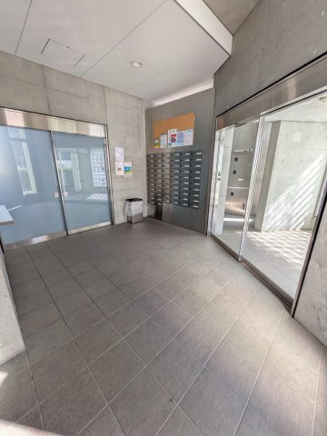 ドゥーエ新丸子のロビー