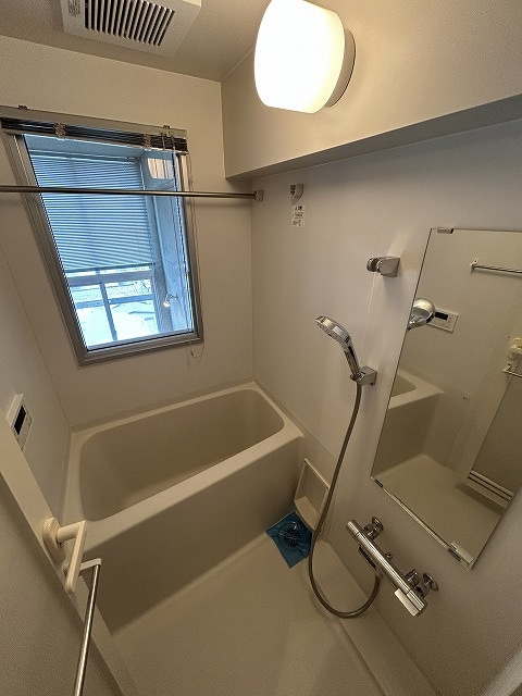 ドゥーエ新丸子の浴室