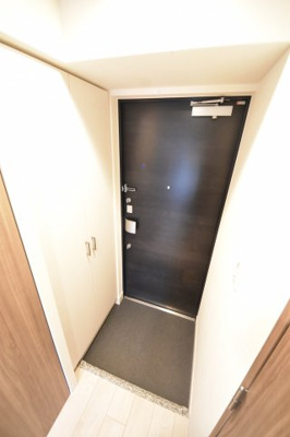 【玄関】 | プレサンスＫＯＢＥアモーレ