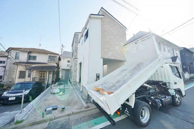 保土ヶ谷駅徒歩９分、高台の閑静な住宅街♪全棟LDK１７帖以上。保土ヶ谷区岩井町　全２棟新築戸建ての外観