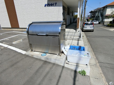 【その他共用部分】 | オデッセイ7 | 敷地内ごみ置き場でごみ出しもらくらく～♪忙しい社会人さんや学生さんにもうってつけ！