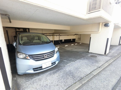 【駐車場】 | 磯子タウンハウス | 平置き駐車場です。
