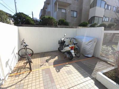 【その他共用部分】 | 磯子タウンハウス | バイク置場です。
