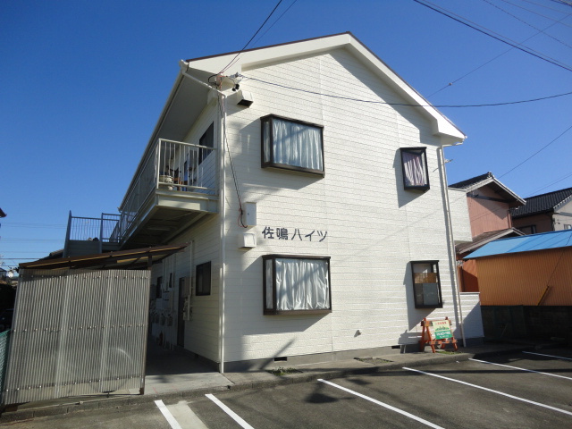 佐鳴ハイツの駐車場