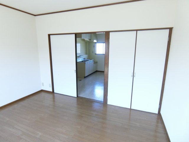 佐鳴ハイツの洋室
