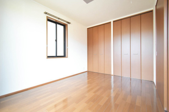 ラ・テール参番館の収納|たっぷりとした収納スペースです