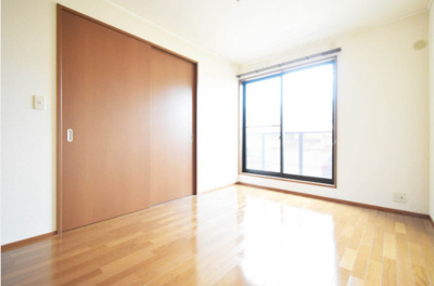 【寝室】 | ラ・テール参番館 | 使い勝手のいい寝室です