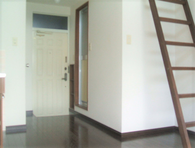 ロフトH＆Aの玄関|明るい玄関です