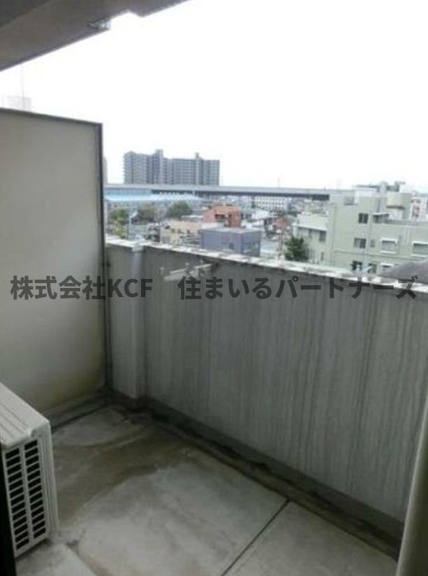 メゾンド・プレサージュのバルコニー|外からの目が気にならないバルコニーで洗濯物が干せます