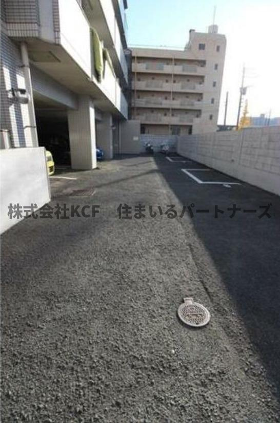 メゾンド・プレサージュの駐車場