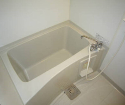 【浴室】 | ラーン・サバーイ | ゆったり過ごせるお風呂です