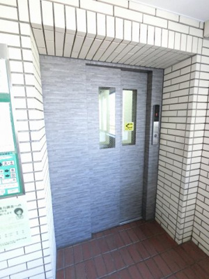 【その他共用部分】 | メガロン丸山台 | お買い物時やベビーカーの出し入れに便利なエレベーター付です。