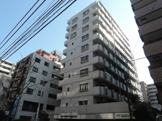 【外観】 | 総戸数１０５戸、平成３年９月築、管理人は日勤勤務につき管理体制良好です♪