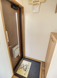 【玄関】 | コーポグレイス | シューズボックス付き玄関です！