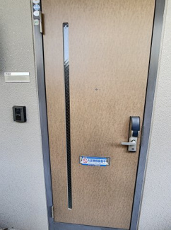 【セキュリティ】 | コーポグレイス | 玄関は暗唱番号キーです。