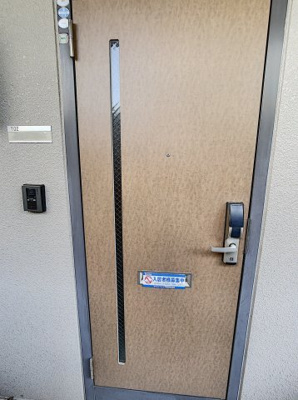 【セキュリティ】 | コーポグレイス | 玄関は暗唱番号キーです。