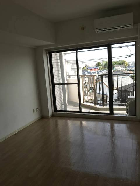 エルドメーヌ志村の洋室