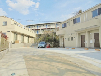 【駐車場】 | いつでも目の届く敷地内に駐車場があります♪お車をお持ちのファミリーさんにオススメです☆