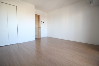 【洋室】 | Vent vert