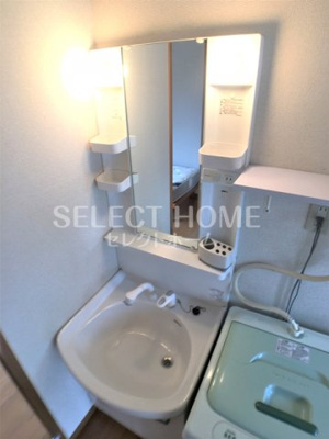 【洗面所】 | ガルバンⅡ | 脱衣スペースもあります