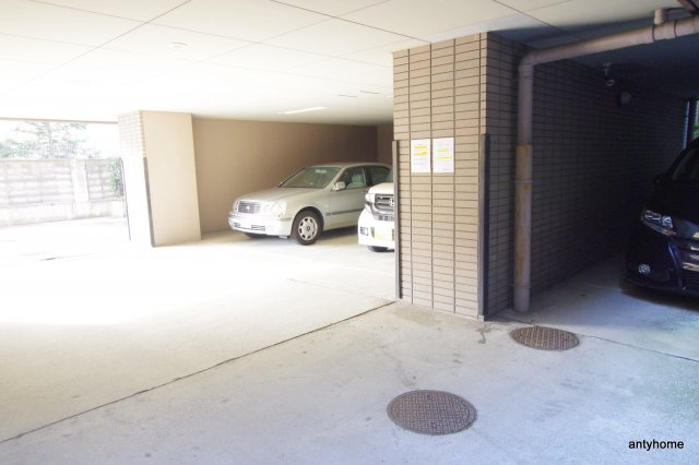 ライフ北梅田　仲介手数料無料の駐車場