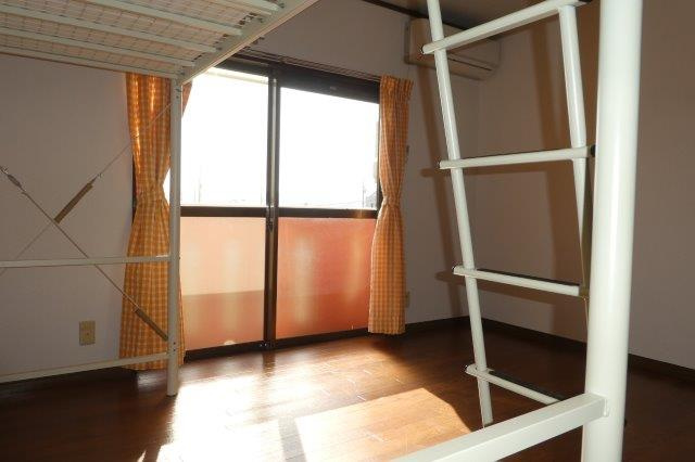 キッコウハイネスBの洋室