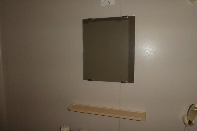 キッコウハイネスBの浴室|浴室鏡