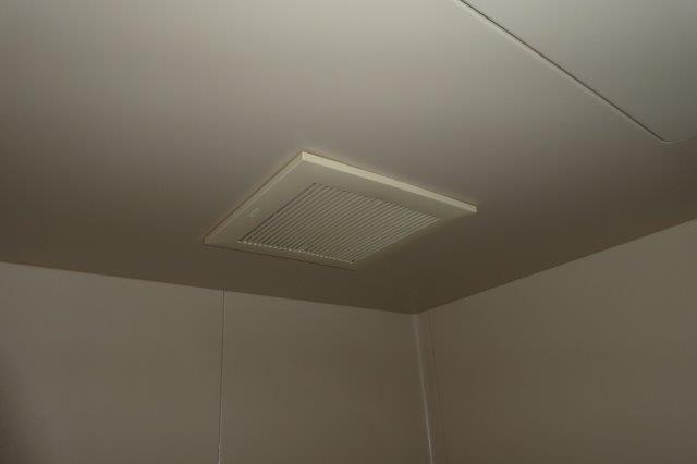 キッコウハイネスBの浴室|浴室換気扇