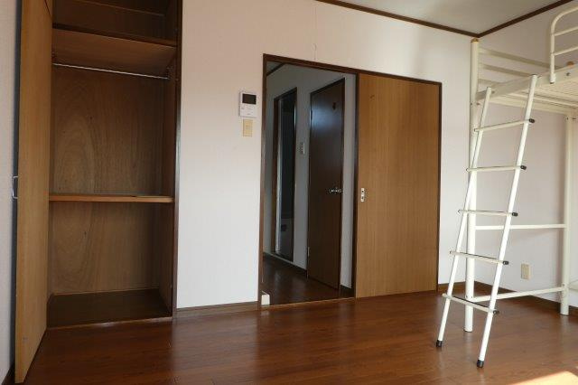 キッコウハイネスBの寝室|洋室（ベットは撤去できます）