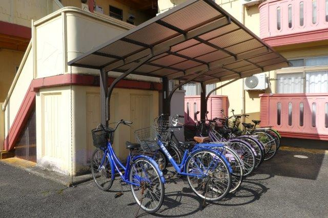 総社市北溝手のアパートのその他共用部分|自転車置き場