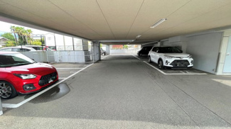 【駐車場】 | 駐車場7000円～9000円。空き状況お問い合わせください