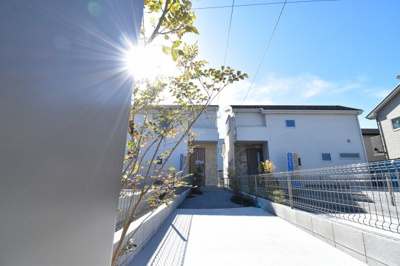 【駐車場】 | 国立市中3丁目　新築戸建　全7棟　2号棟 | 車好きのパパにはうれしい広さのヵースペース、休日には自慢の愛車を思う存分メンテナンス。